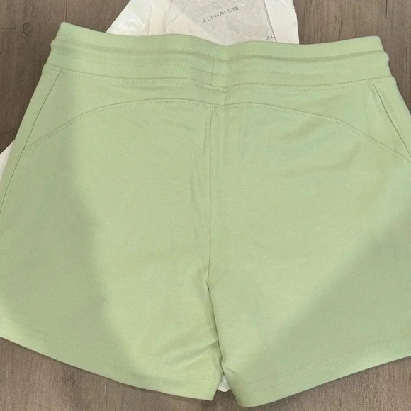 ALPHALETE NWT ESSENTIAL CORE SHORT IN FROZEN SPRING SIZE SMALL - Picture 3 of 6